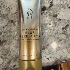 Nakery Beauty Diamond Glow Blur Perfector -